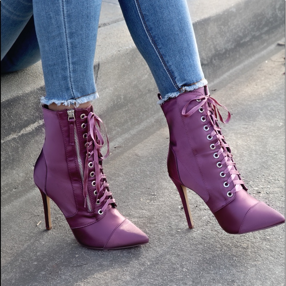 Lace up Pointed Toe Booties